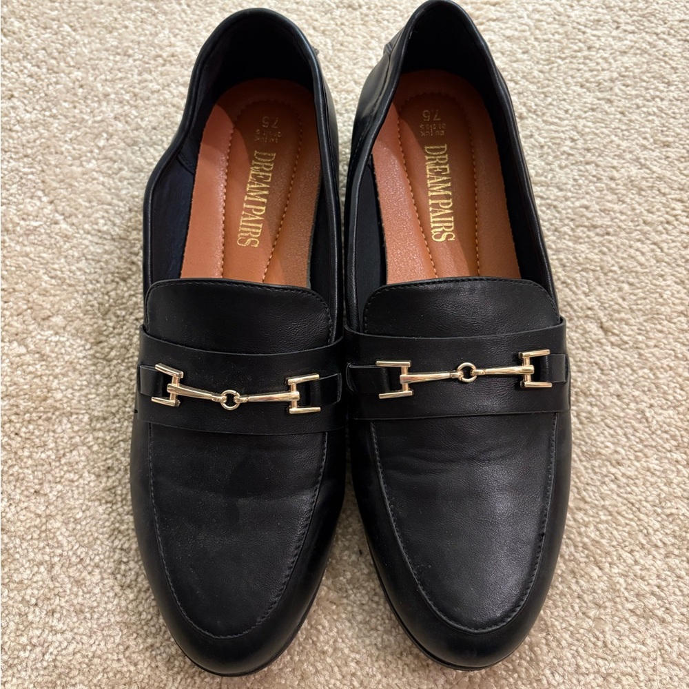 Black Loafers with Gold Accent Size 7.5 Dream Pairs